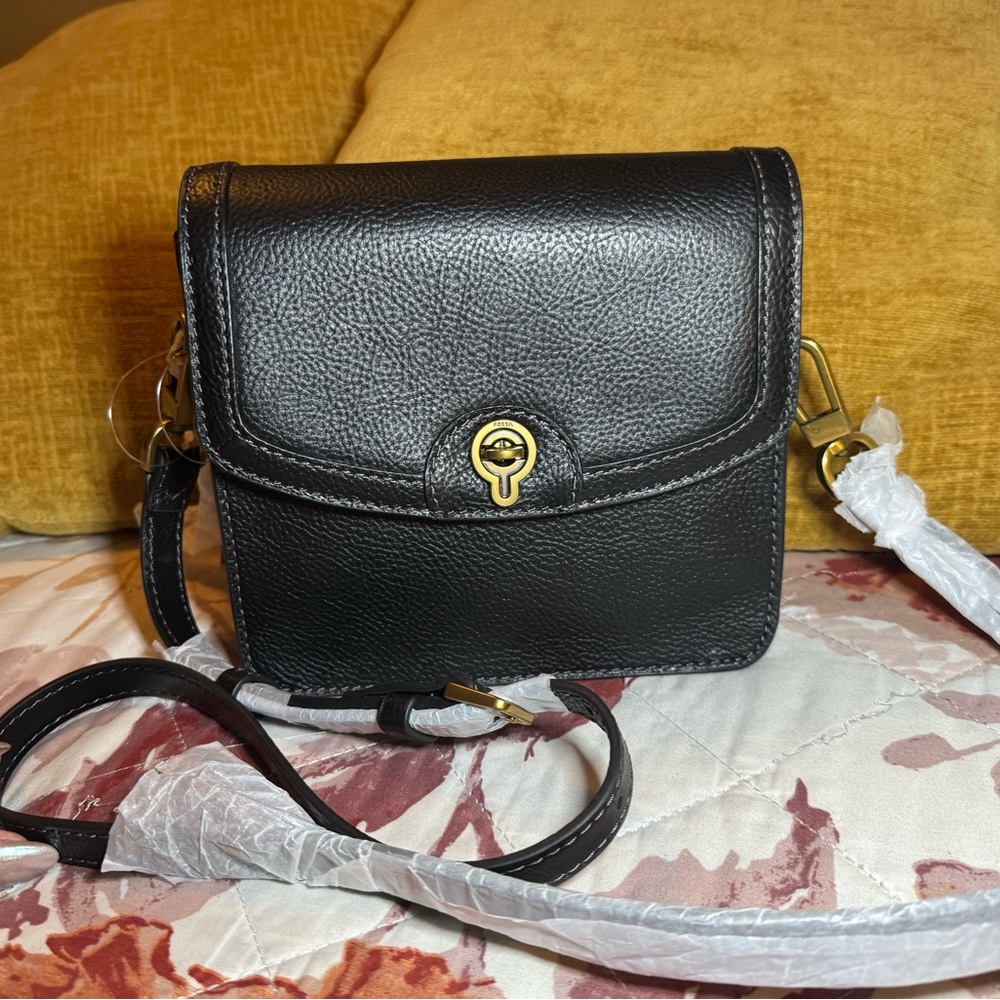 NWT Fossil Ainsley SM Black Leather Crossbody***SOLD***